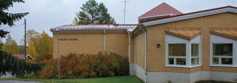Kuvassa Kivelän koulu, jossa sijaitsee Leppävirran kunnan yläaste ja lukio.