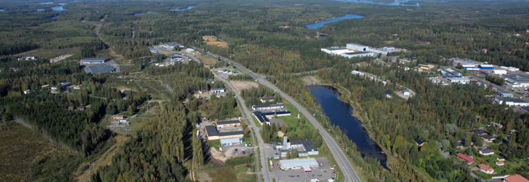 Kuvassa Leppävirran kunnan teollisuusalueita VT vitosen varrella.
